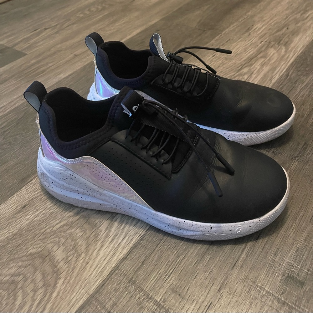 Clove nursing shoes